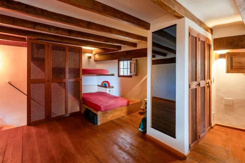 Triplex apartment with historic flair in Palma Old Town — photo 7