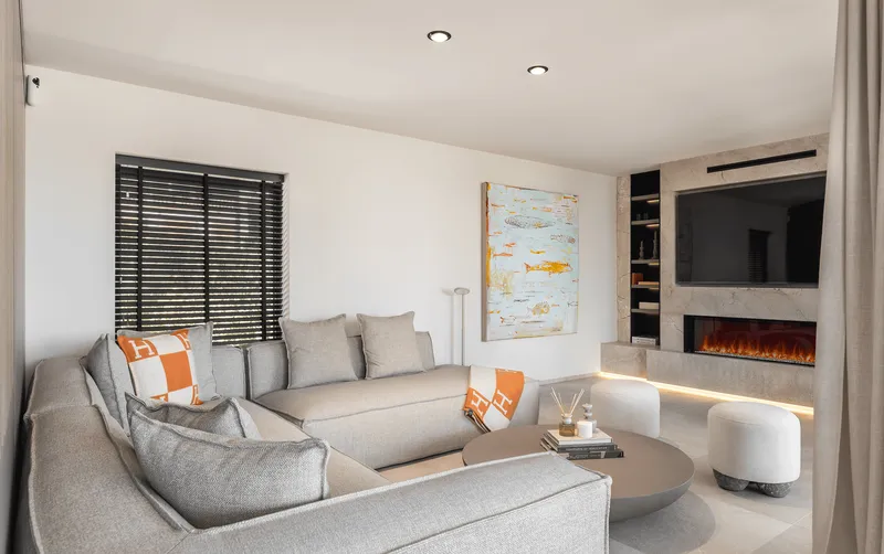 Mediterranean style villa in Palmanova — photo 4
