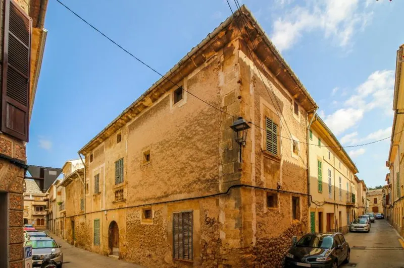 Renovation project for this grand 19th century town house in Pollensa old town — photo 2