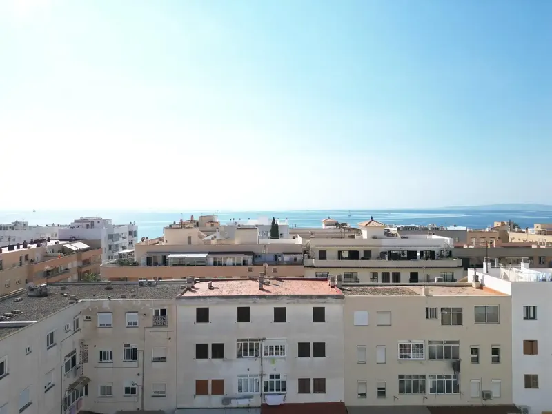 Three-bedroom penthouse with pool and sea views in El Molinar, New Development — photo 11