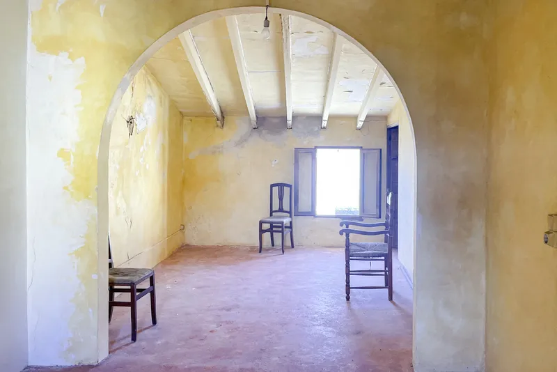 Renovation Project – Three Townhouses with Versatile Potential, Central Location and Views — photo 8