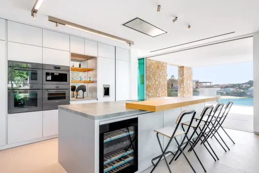 Santa Ponsa, modern villa with two pools and sea views, a short distance from Santa Ponsa beach — photo 3