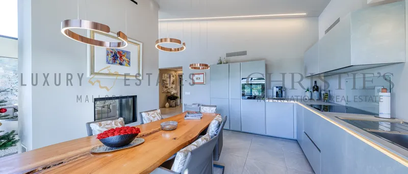 Modern bungalow-style villa in Cala Vinyas with pool and garden — photo 6