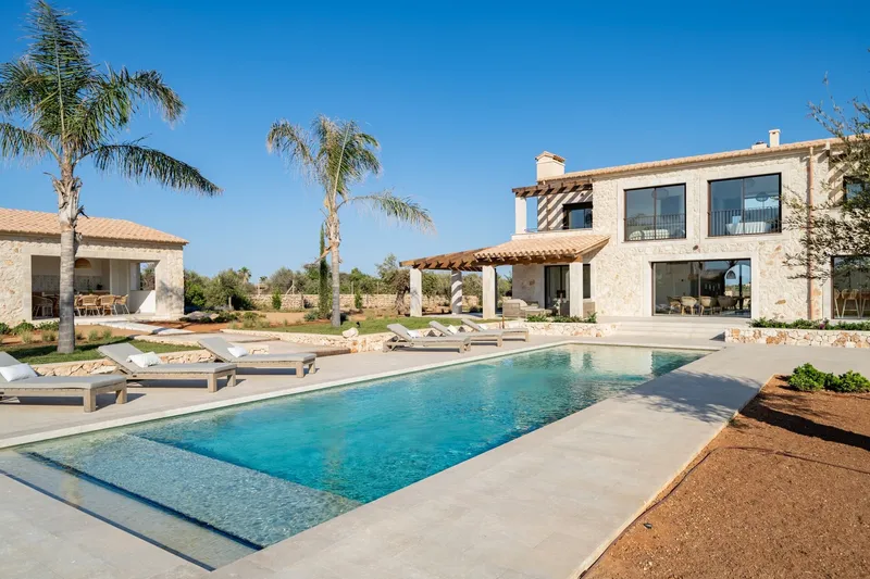 Stone finca with sea views near the bay of Cala Llombards — photo 4