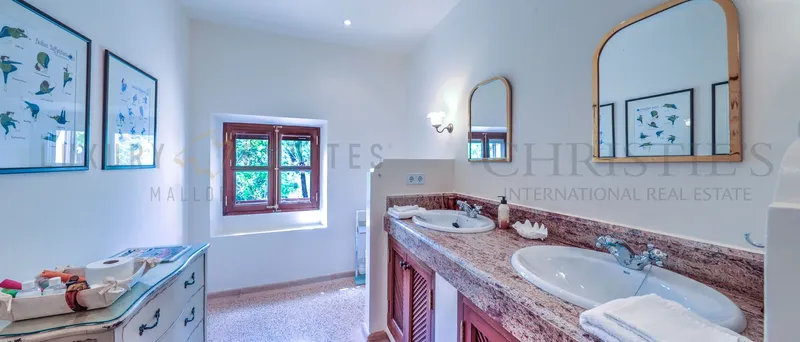 Country estate in Son Macia with 2 main houses and outbuildings pool and partial sea view — photo 12