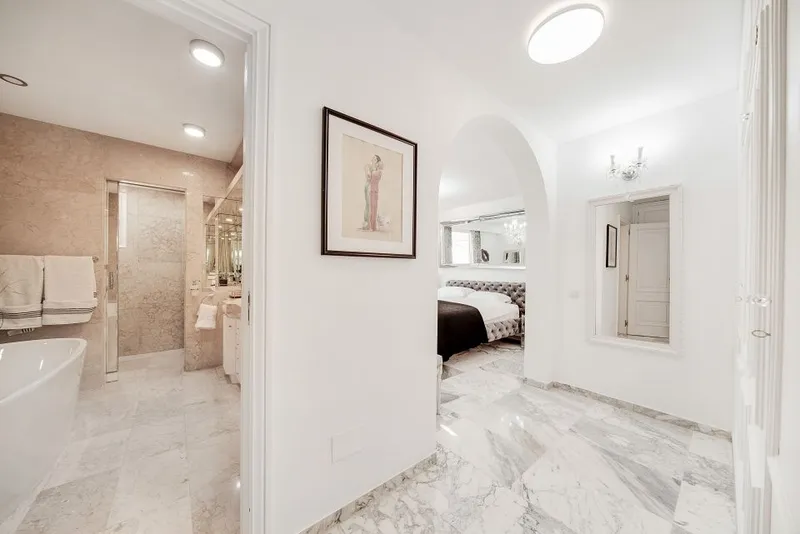 Stunning penthouse for sale in Palma with spectacular harbor and sea views — photo 10
