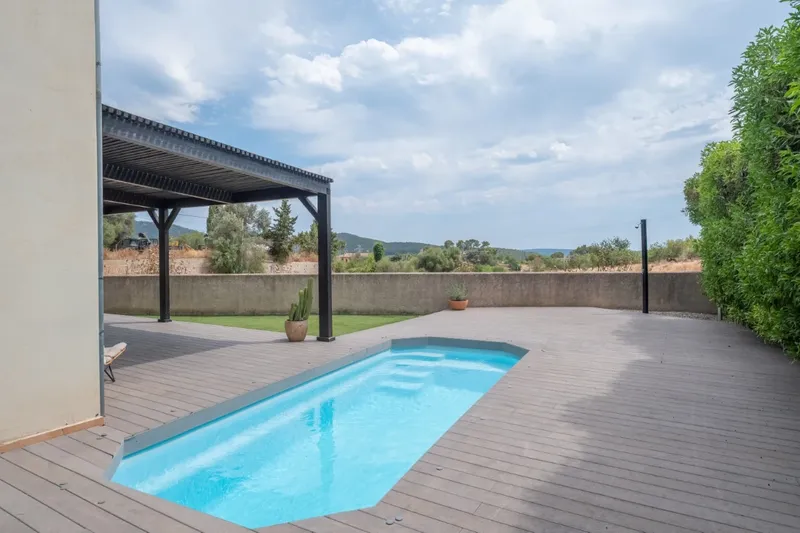 Beautiful family home with pool and panoramic countryside views — photo 4
