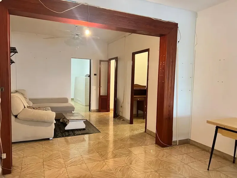 If you are looking for a spacious, independent house with its own parking in the city center, this property may be just what you need. — photo 11