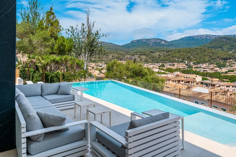 Timeless Designer Villa with Infinity Pool and Panoramic Views of the UNESCO World Heritage Serra de Tramuntana — photo 3