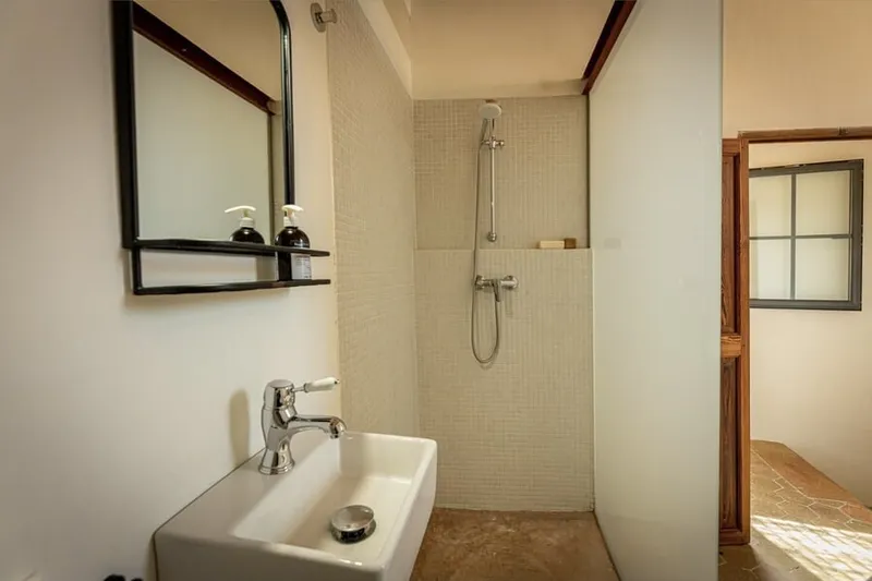Charming village house with private pool in Genova — photo 12