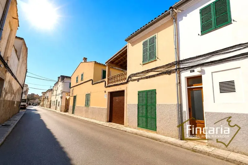 Excellent townhouse with structure and roof in good condition, located in the Crist Rei neighborhood of Manacor — photo 1