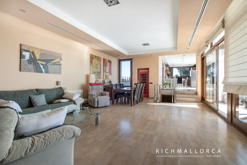 Modern villa with sea views in sought-after area — photo 8