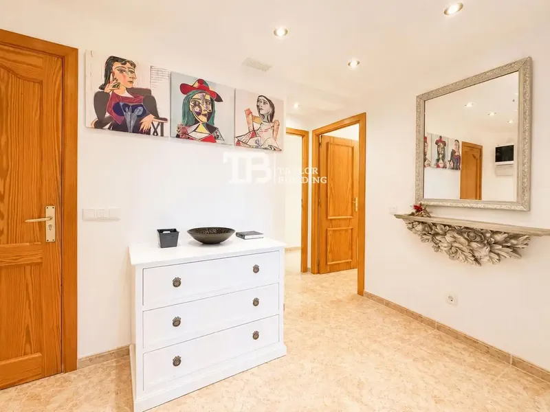 Taylor Building exclusively sells this apartment in Paguera, Calvia. It is a renovated apartment of 83.00 m2 built (75.00 m2 usable) with — photo 6