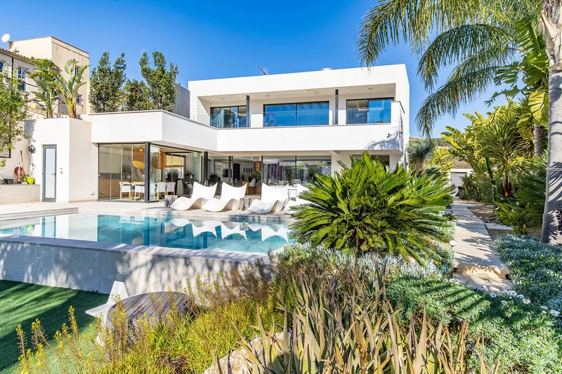 Modern villa in Andratx with 3 bedrooms, pool and large underground garage for sale — photo 1