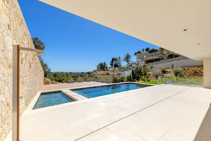 Villa in Portals Nous - Modern property with pool — photo 2