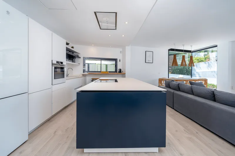 Long-term rental of contemporary villa in Palma with garden and pool — photo 12