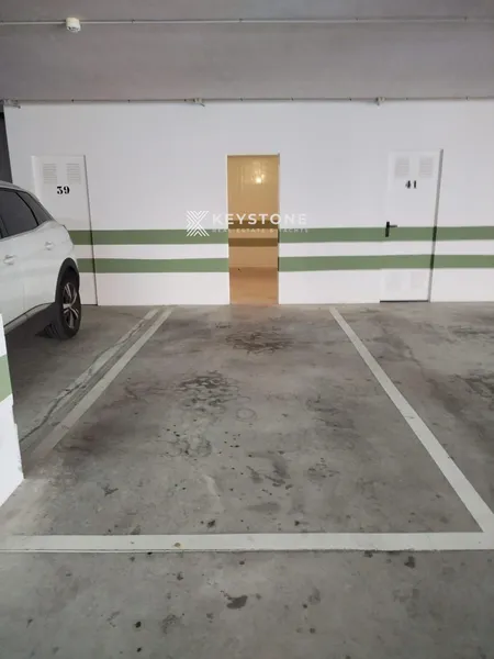 Garage — photo 2