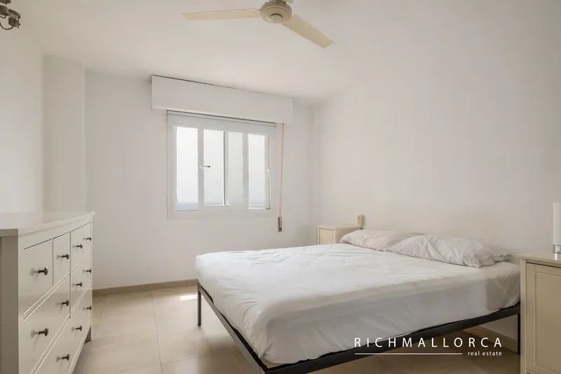 Seafront Apartment with Panoramic Sea Views, Pool and Excellent Potential in Sant Agustí — photo 11