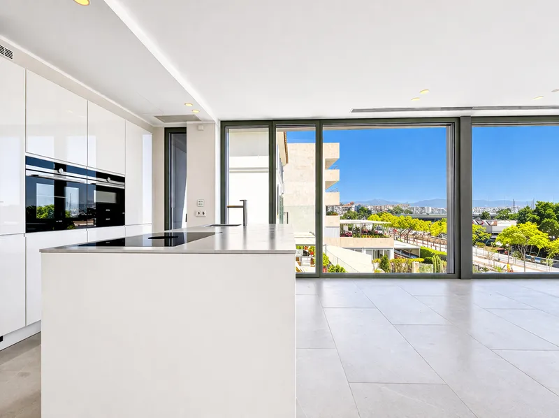 Modern Apartment with Panoramic Sea Views on the Front Line of Paseo Marítimo, Palma More — photo 1