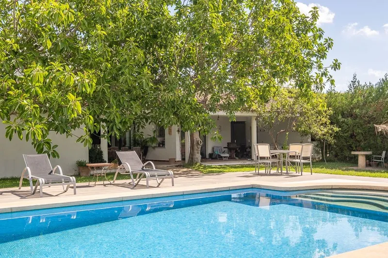 17,000 m2 Finca with pool in Alcudia — photo 1