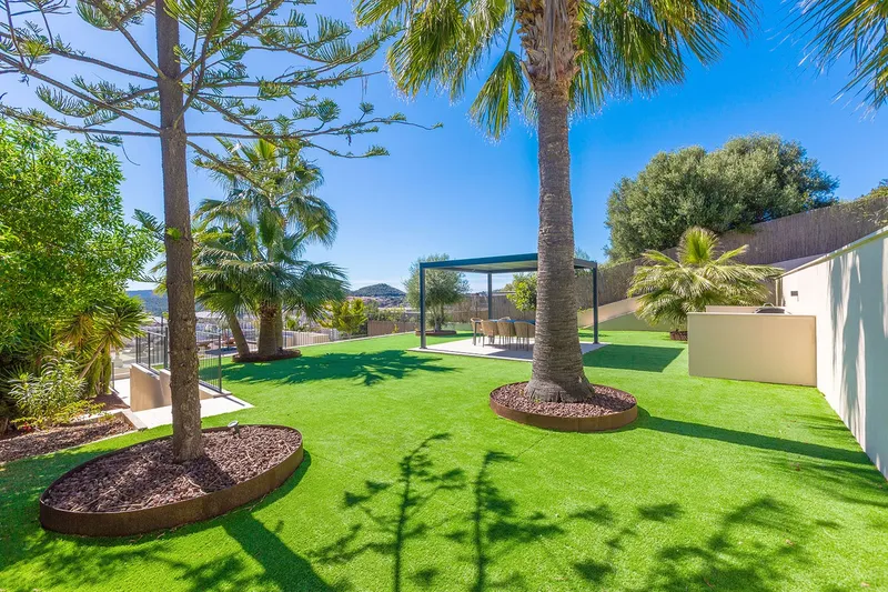 High-quality villa in a quiet location above the bay — photo 3