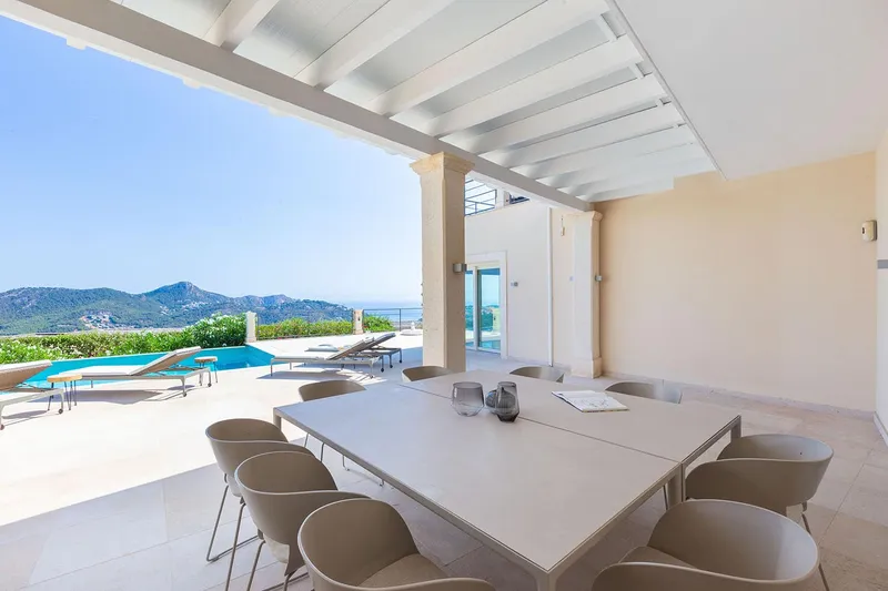 Spacious luxury villa with fantastic sea and panoramic views — photo 4