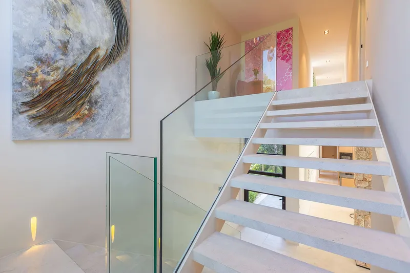 Modern luxury villa in a central location, ready for first occupancy — photo 8