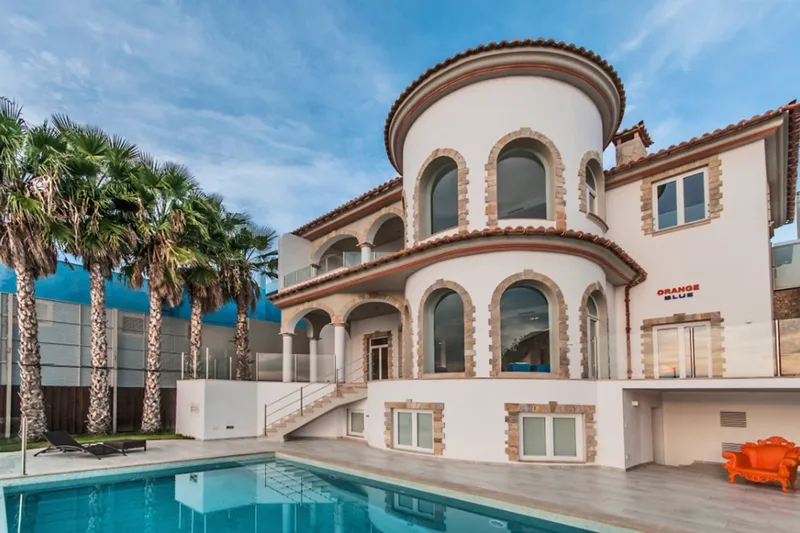 Exclusive villa on the first sea line with panoramic views — photo 1