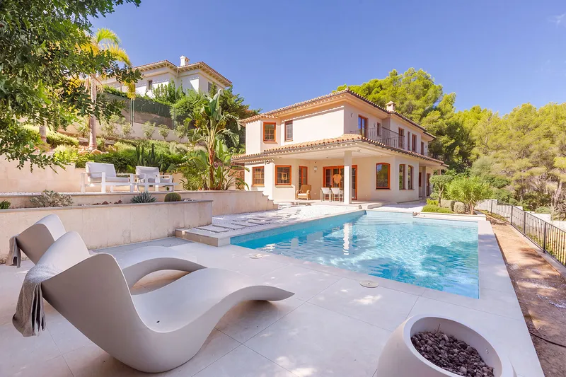 Elegante Villa mit mediterranem Flair und modernem Wohnkomfort — photo 1