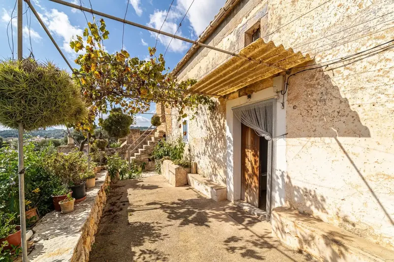 Gestpropiedad presents in the picturesque town of Son Macià, Manacor, Mallorca, this charming rustic house. — photo 11