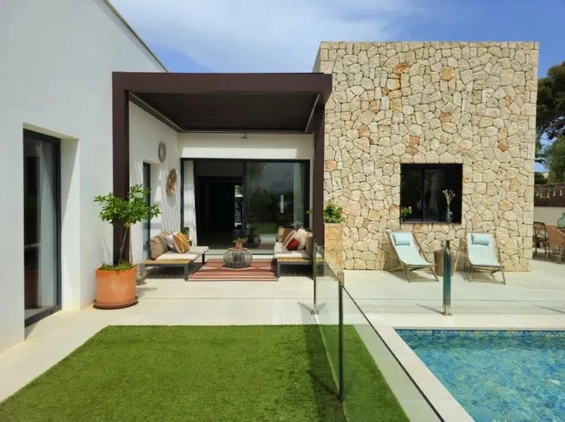 Luxury apartment with sea view in Cala Major — photo 10
