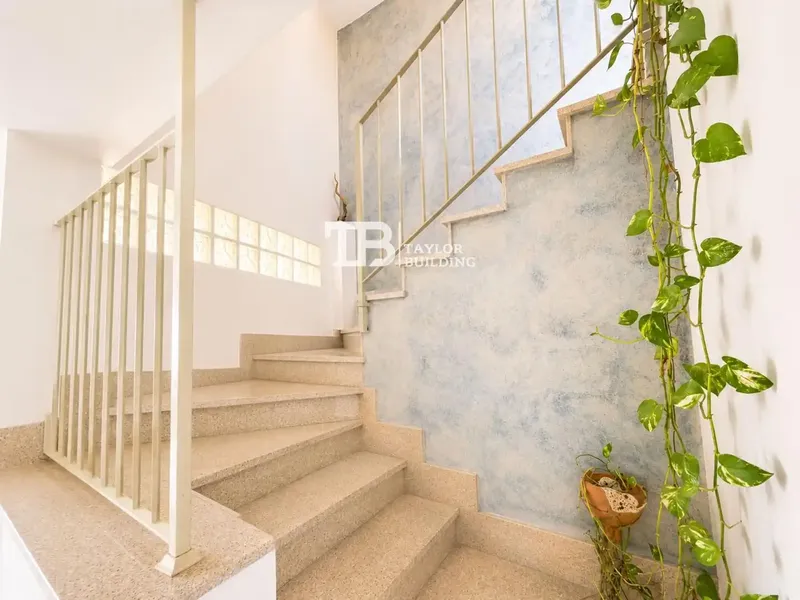Taylor Building Real Estate presents this penthouse with a private 50 m² solarium and sea views in Llucmajor. — photo 9