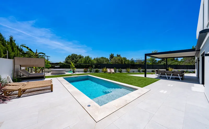 Contemporary villa with pool and garden in Palmany — photo 4