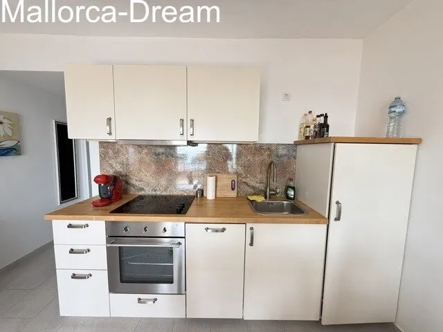 Cala Millor: Beautiful Seafront Apartment with Stunning Sea Views in Cala Millor — photo 8