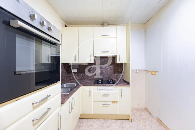 Apartment for rent on Calle Sant Gervasi de Cassoles — photo 4