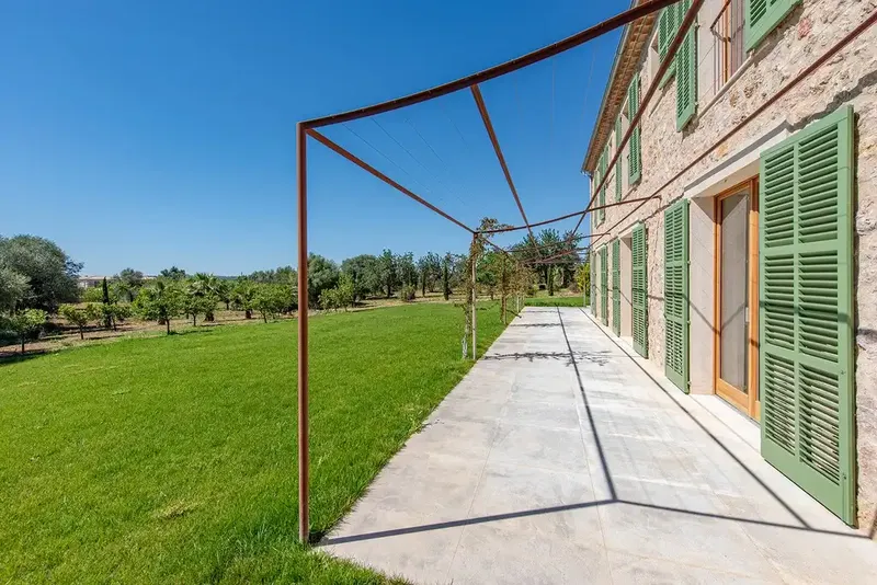 This impressive new villa will occupy a plot of about 15,000m2 with wonderful panoramic views of the surroundings and is offered for — photo 10