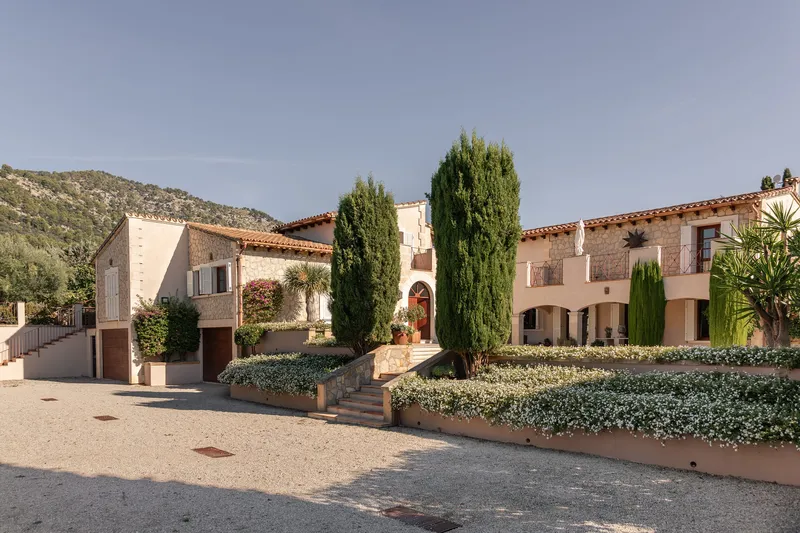 Private estate with Tramuntana views and olive grove — photo 1