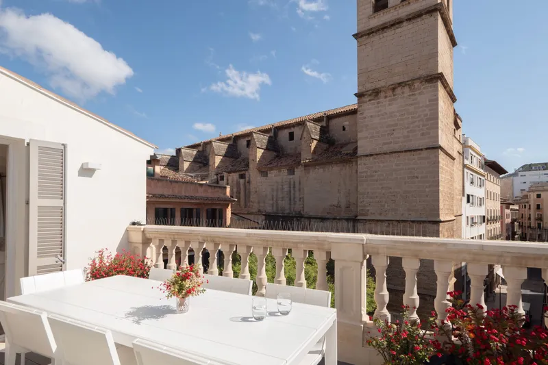 Exclusive townhouse with pool in the heart of Palma Old Town — photo 2