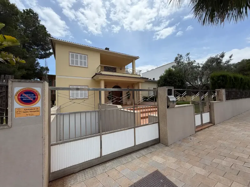 Discover this magnificent detached villa located in the prestigious residential area of Son Bauló, one of the most sought-after areas of Can Picafort — photo 3