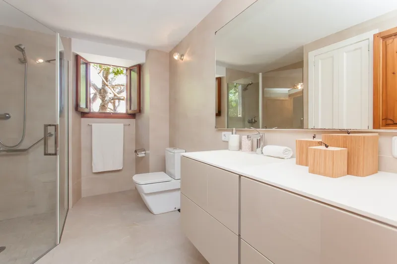 Vacation rental: Villa on the seafront in Colonia de Sant Jordi for rent — photo 12