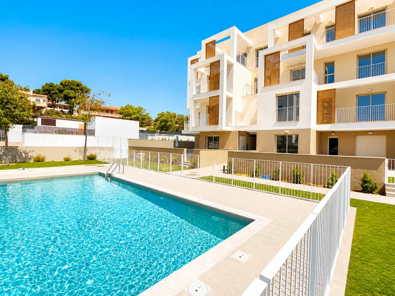 New modern penthouse in a prestigious new development in Palmanova Mas — photo 2