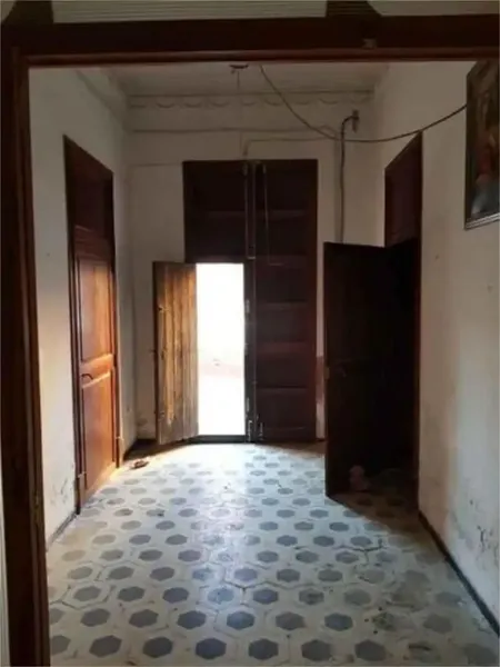 Old house located in front of Plaça Sant Jaime, could be renovated, or if you wanted to build, you could build a ground floor, parking — photo 2