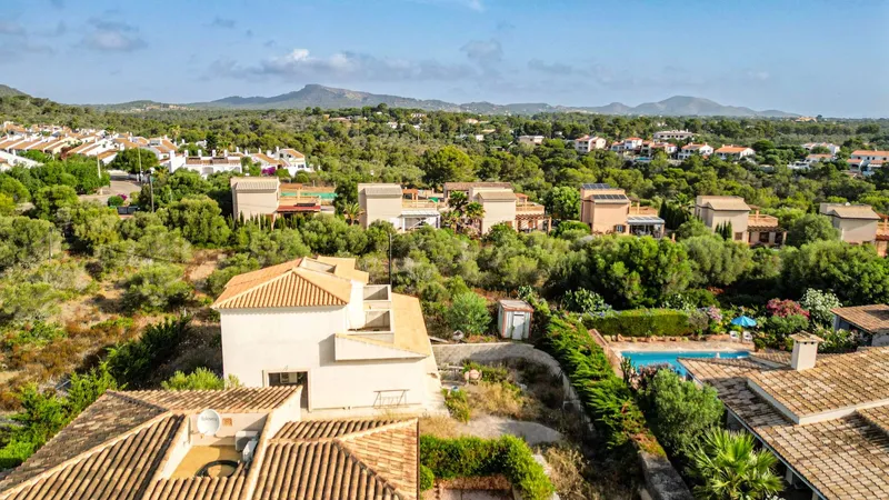 Contemporary villa in Cala Murada with privacy, spaciousness, great potential and project — photo 2