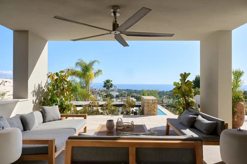Stylish villa with panoramic views in Bonanova - Marcel Remus Real Estate — photo 3
