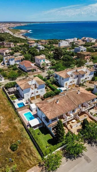 Terraced house - Llucmajor (Sestanyol), Built Surface 217m², 3 Bedrooms, 2 Bathrooms, Pool, Urbanization — photo 1