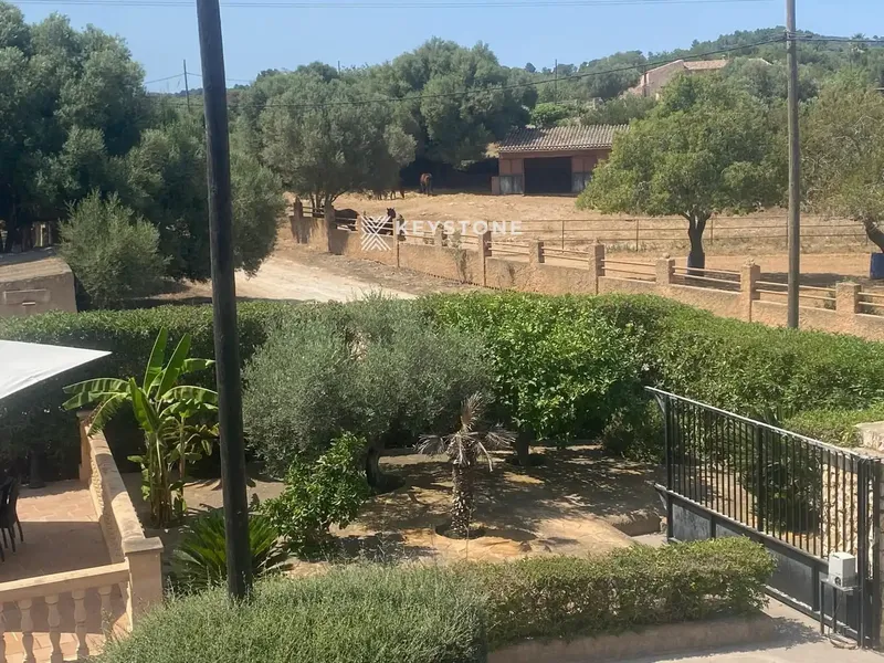 Discover this magnificent stone house of 150 m² distributed over two floors, located in the picturesque village of Son Servera, Mallorca. The pr — photo 9