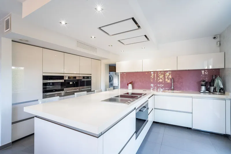 Comfortable family villa in an excellent location — photo 9