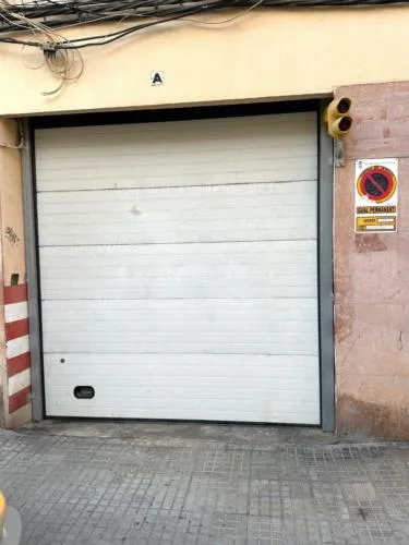 Garage. Palma de Mallorca, Plaza de las Columnas area — photo 1