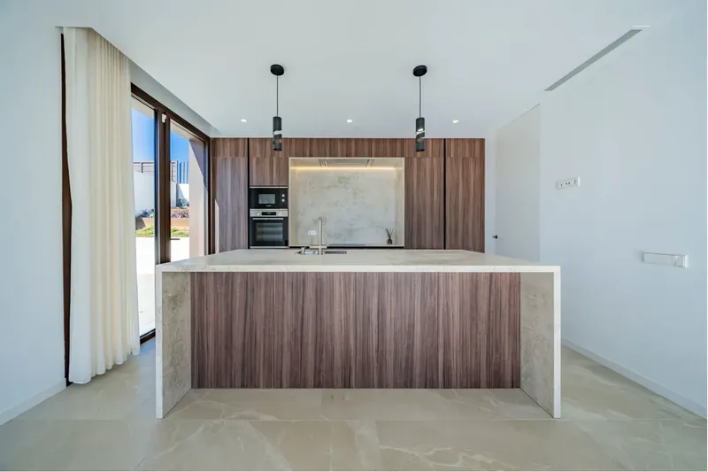 Villa with unobstructed distant views and perfect energy balance — photo 10