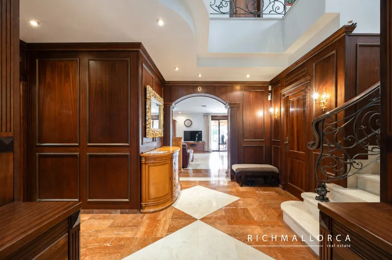 Exclusive family home with garden and pool in central El Toro, near Port Adriano — photo 5